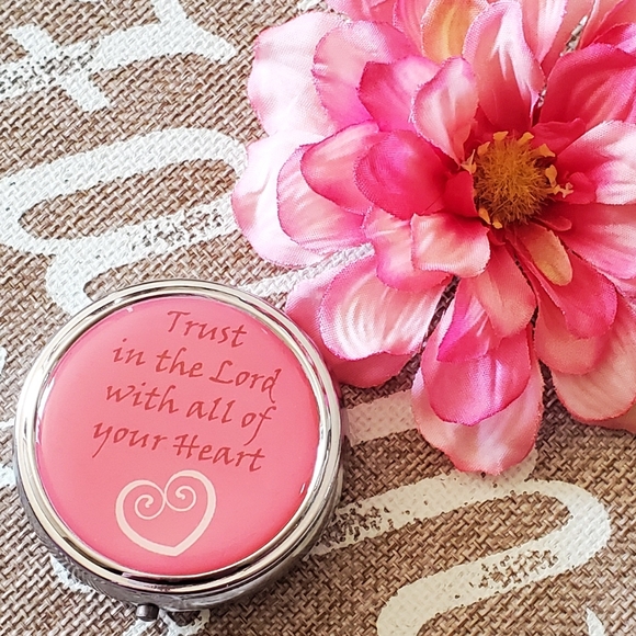 Inspirational Travel Metal Divided Heart Pill Box - Picture 2 of 10